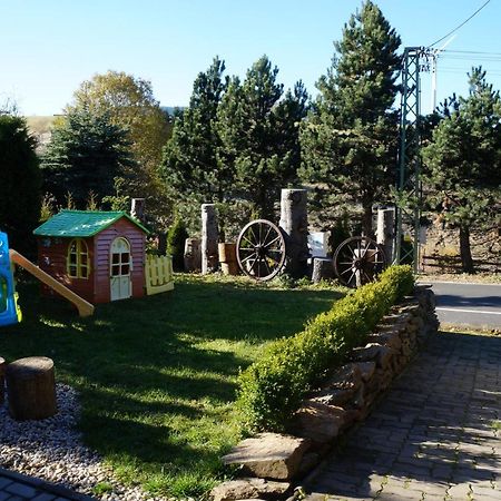 Chalupa Nela Apartmany Haj U Loucne Pod Klinovcem Loučná pod Klínovcem Екстериор снимка